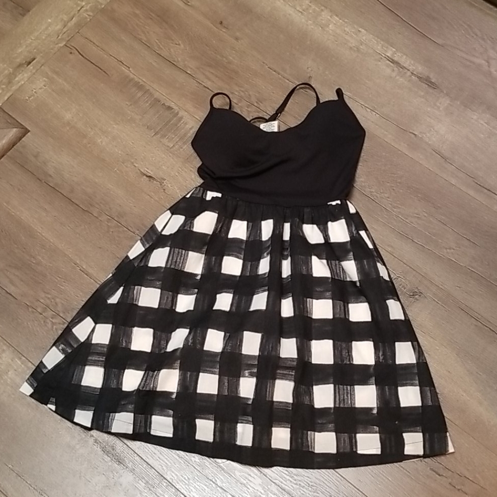 Criss cross strap dress with underwire